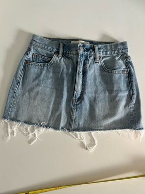 Aritzia Denim Forum "The 90's Ricci" Raw Hem Jean Mini Skirt Blue 26 Distressed